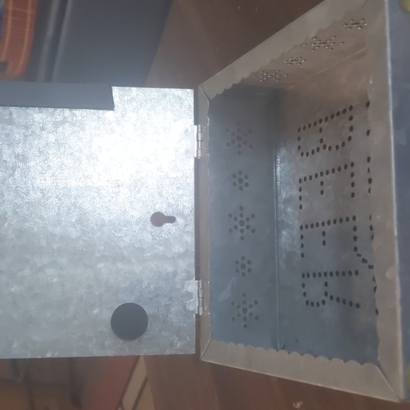 Decorative Beer Metal Shadow Box - Picture 5 of 5